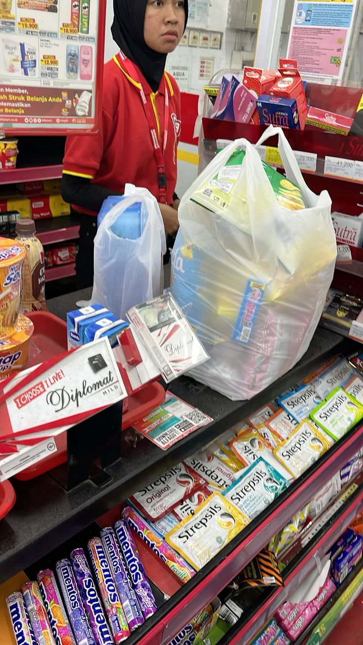Alfamart Juanda 2: Belanja Harian yang Menyenangkan di Jantung Cilacap